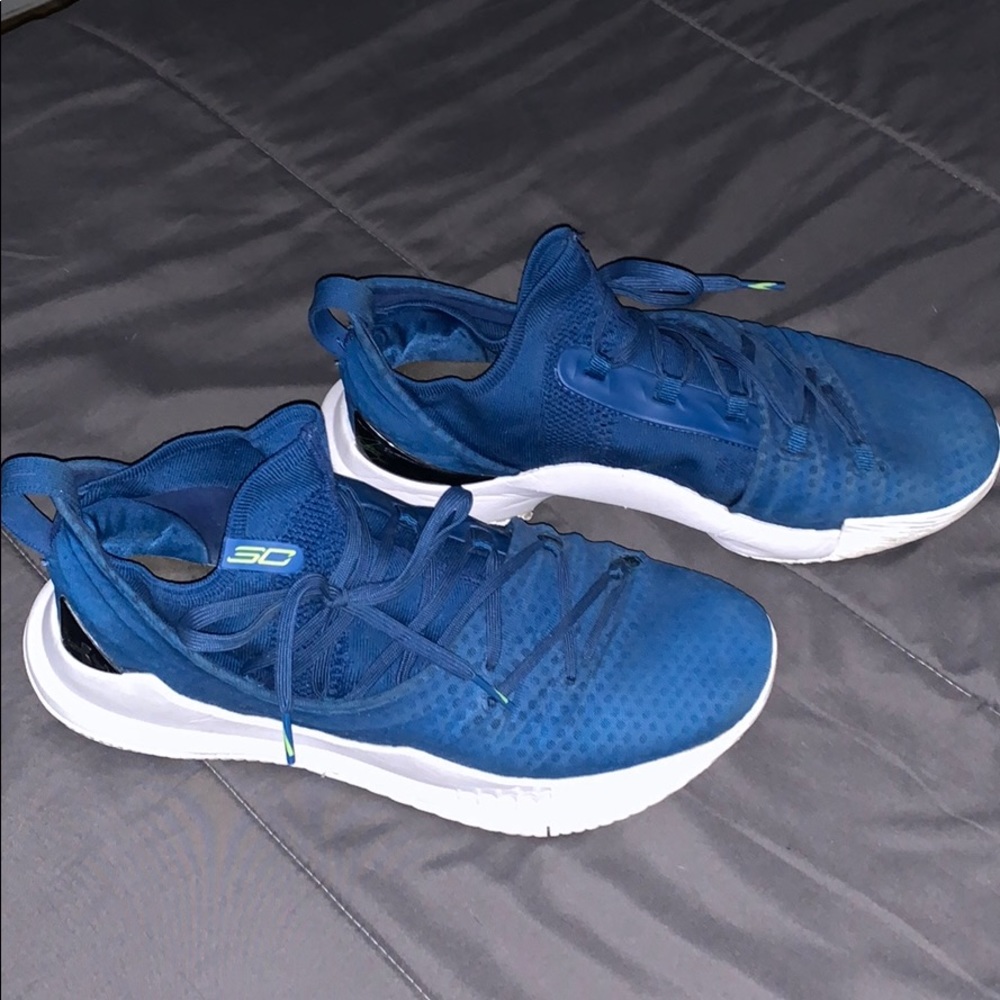 UNDER-ARMOUR STEPHEN CURRY CURRY 5 BASKETBALL SHOE